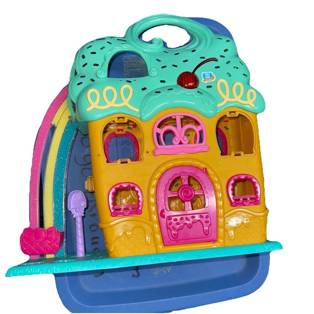 Kid Connection Cupcake Dollhouse Playset with Lights and Sounds, Ages 3+